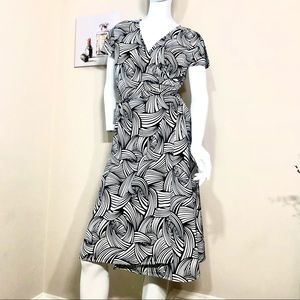 Vintage Wrap Dress black & white.     (B1)